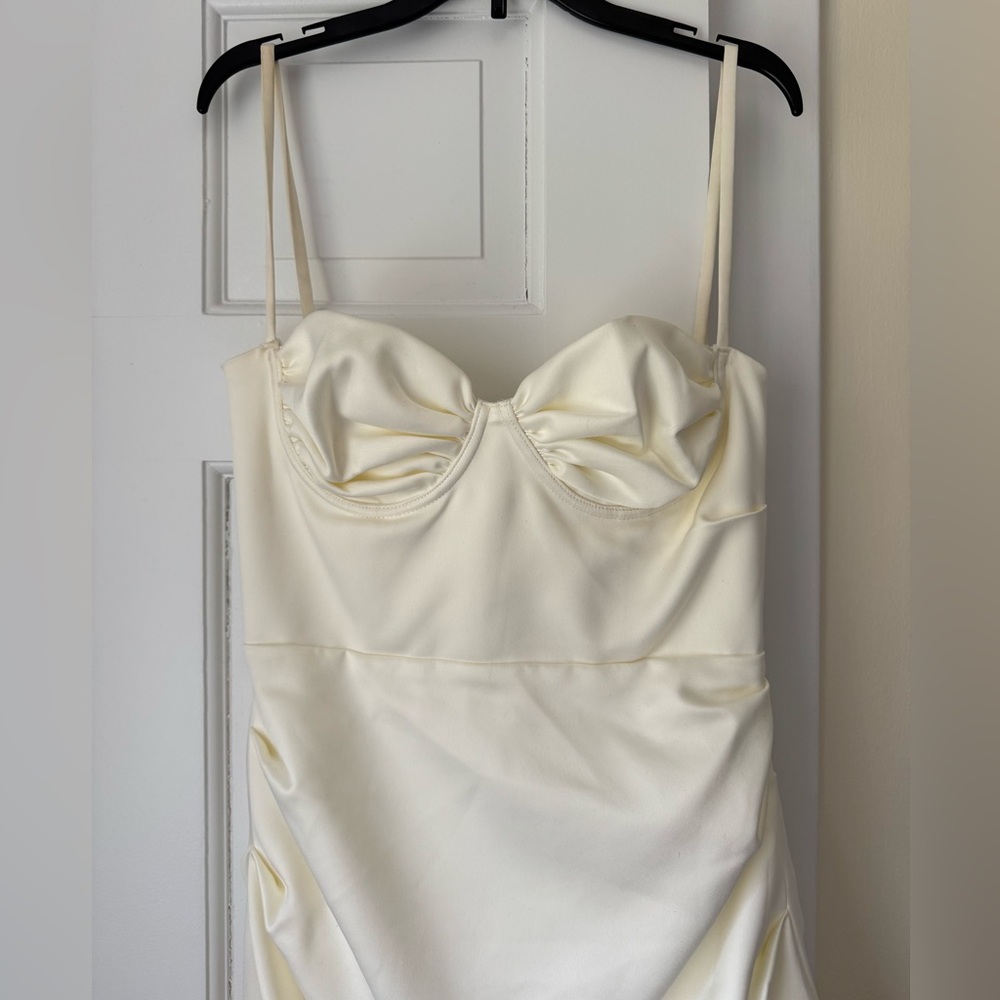 HOUSE OF CB Flora Gown Size Small White Off White Dutch Satin Side Slit - Picture 4 of 10